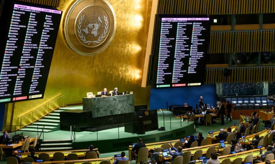 Valné shromáždění OSN vyzývá k okamžitému ukončení války na Ukrajině