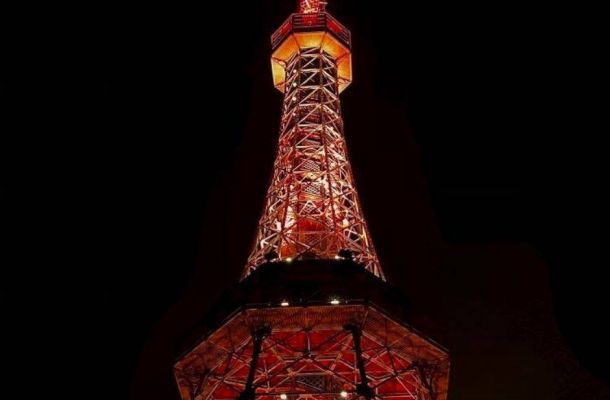 Oranžová kampaň OSN proti násilí na ženách rozsvítí dvanáct známých staveb v Česku