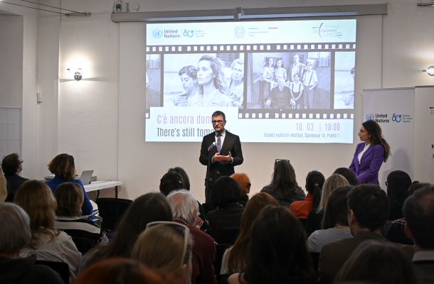 Filmová projekce: Zítra je také den